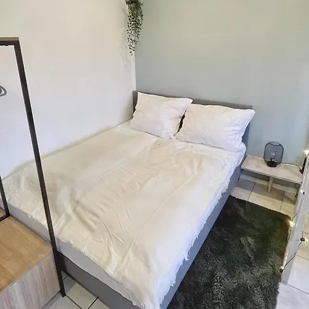Ruhiges Naturparadies Fuer 4 Mit Kueche Schreibtisch Und Boxbett Apartman Wetter
