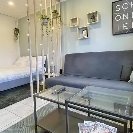 Ruhiges Naturparadies Fuer 4 Mit Kueche Schreibtisch Und Boxbett