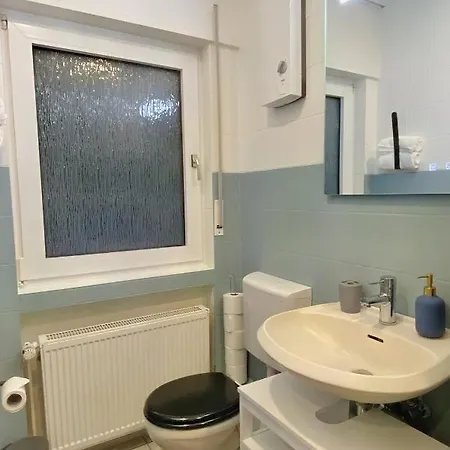 Ruhiges Naturparadies Fuer 4 Mit Kueche Schreibtisch Und Boxbett וטר