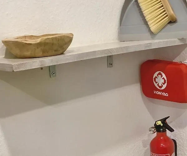 Ruhiges Naturparadies Fuer 4 Mit Kueche Schreibtisch Und Boxbett